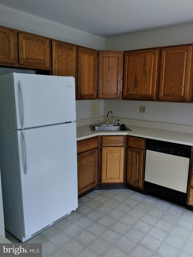 1941 Yorktown N, Norristown, PA 19403 - photo 5