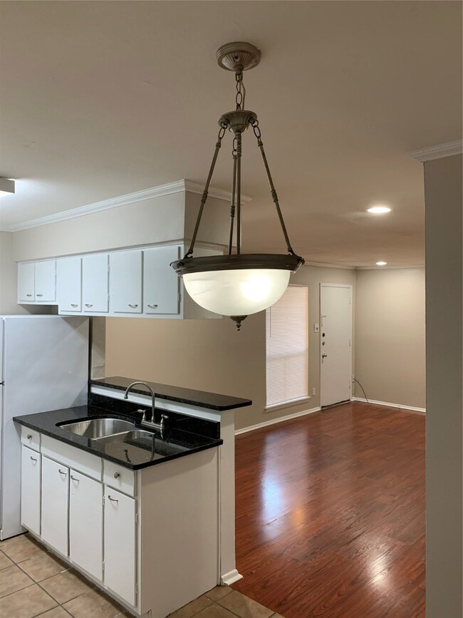 1412 Hawthorne St unit 6, Houston, TX 77006 - photo 3