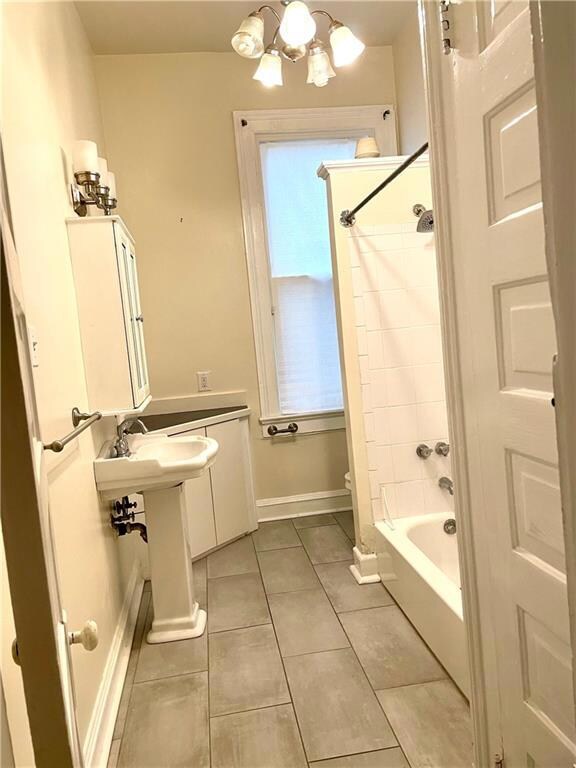 Spacious bath