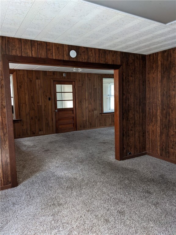 Dining are looking into Living Room