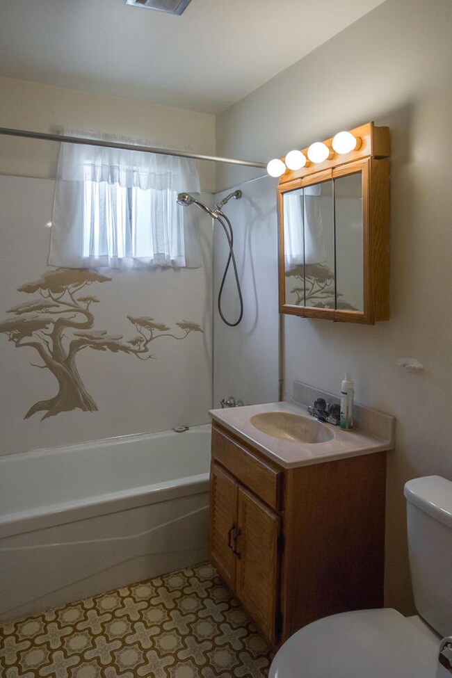 2644 Reservoir Ln, Redding, CA 96002 - photo 5