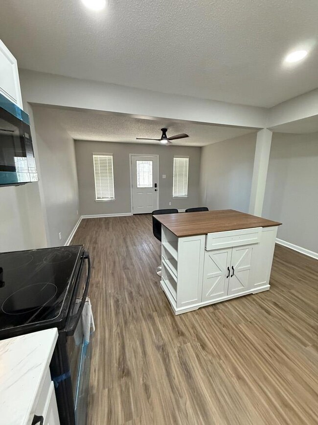 308 S 8th St, West Memphis, AR 72301 - photo 4