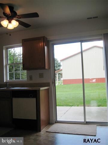 103 Orchard Ln unit 19, Hanover, PA 17331 - photo 3