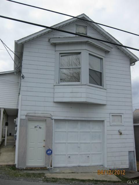 221 East Aly S, Lehighton, PA 18235 - photo 3