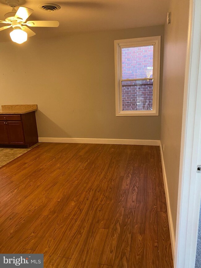 22 Bloomsbury Ave unit B, Baltimore, MD 21228 - photo 6