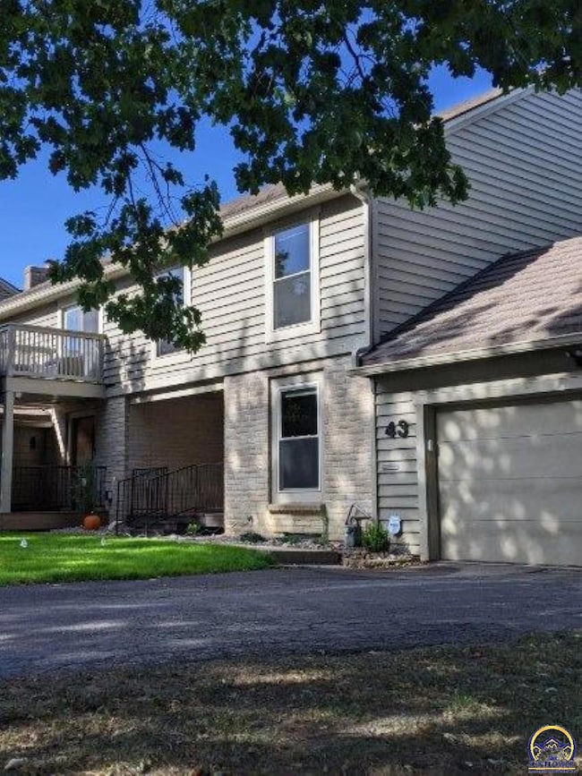 43 SW Pepper Tree Ln, Topeka, KS 66611 - photo 4