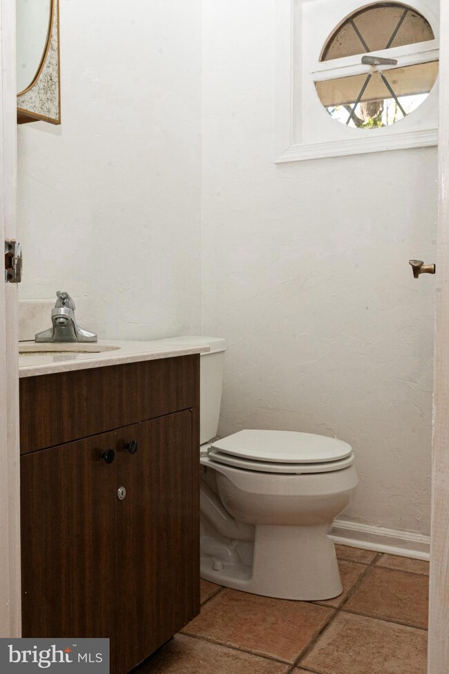 1227 Dundee Dr, Dresher, PA 19025 - photo 5