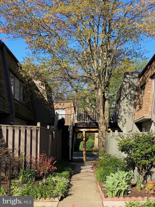 7905 Sausalito Place unit 32E, Alexandria, VA 22309 - photo 2