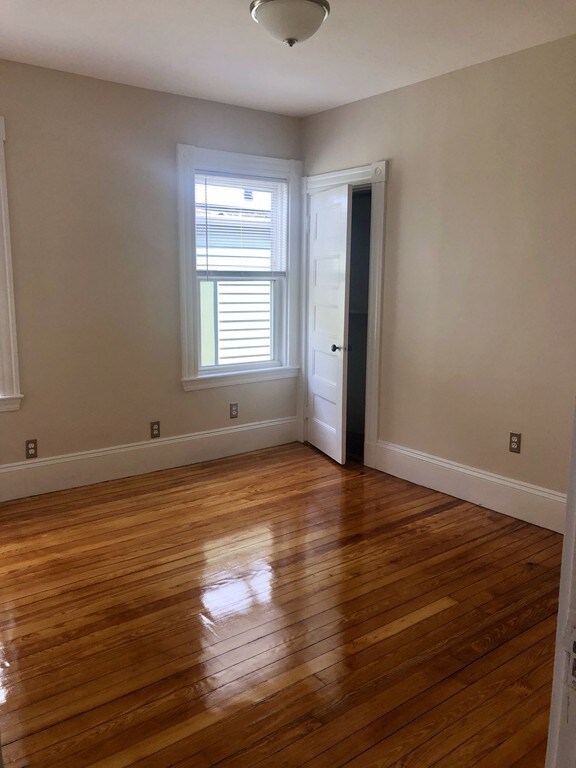 423 E 7th St unit 3, Boston, MA 02127 - photo 6