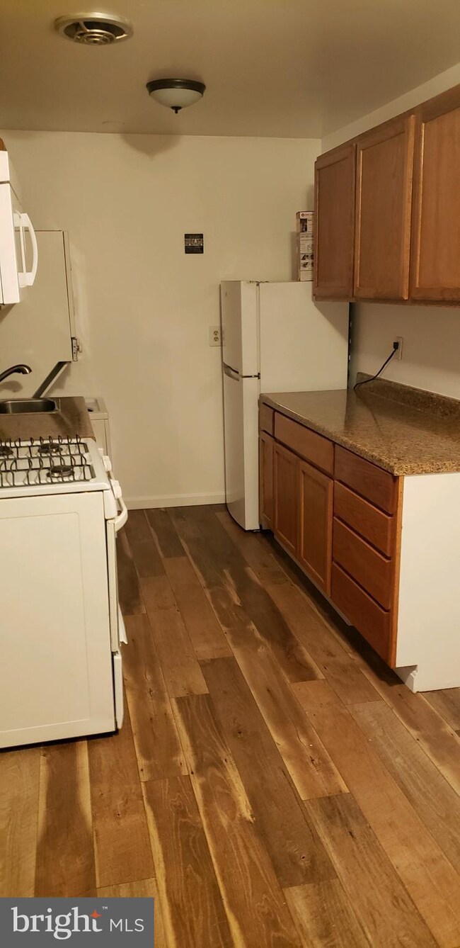 3101 Southern Ave unit 15, Temple Hills, MD 20748 - photo 2