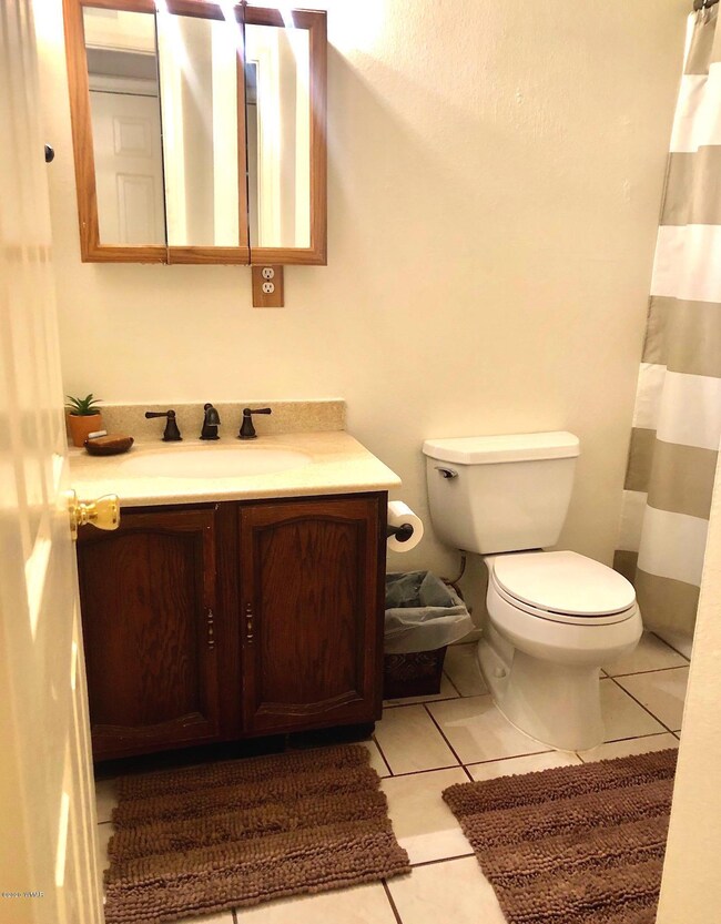 hall bath 1