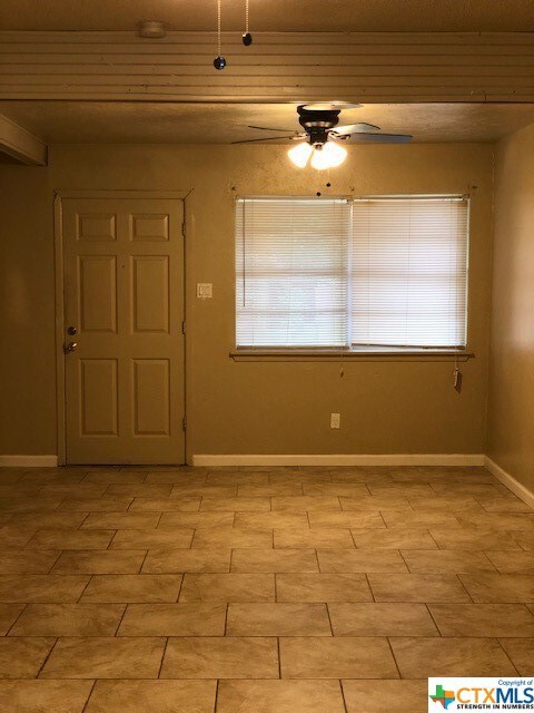 111 Carothers St, Copperas Cove, TX 76522 - photo 2