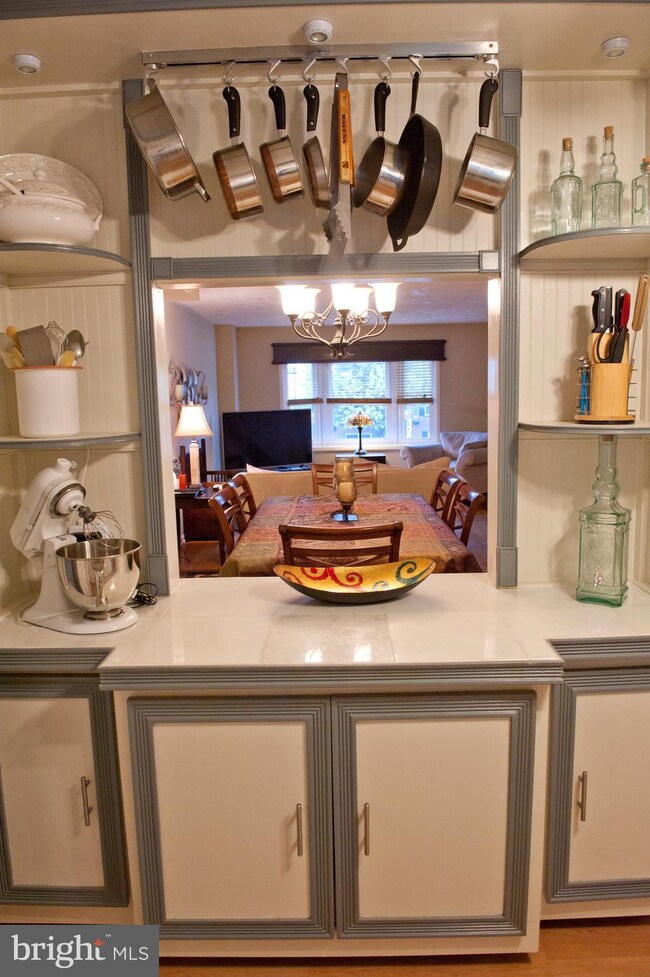 916 Stormont Cir, Halethorpe, MD 21227 - photo 7