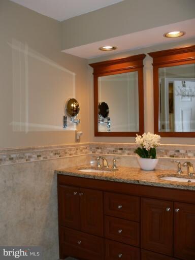 15251 Surrey House Way, Centreville, VA 20120 - photo 7