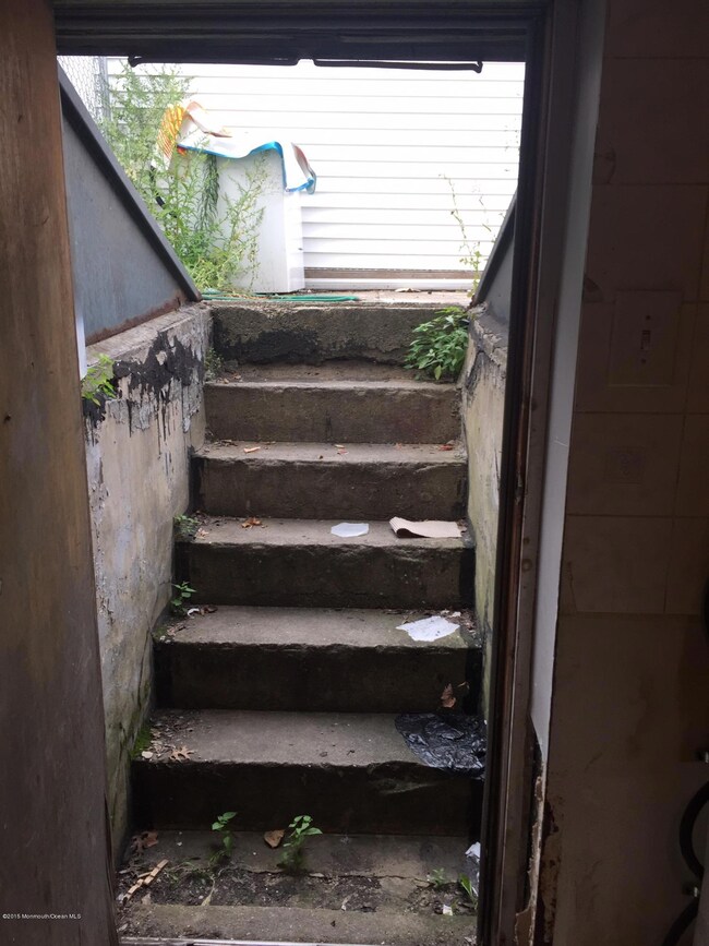 120 Roosevelt Ave, Jersey City, NJ 07304 - photo 4