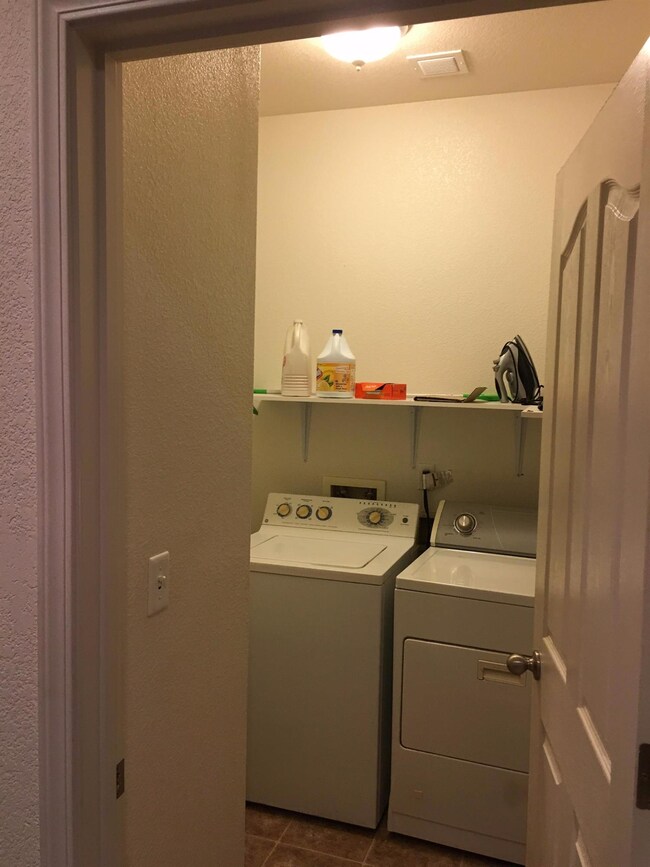 6798 E Michigan Ave, Fresno, CA 93727 - photo 7