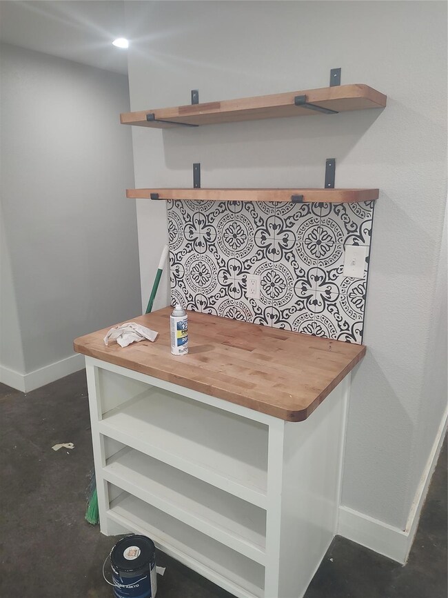 810 W Coffin St, Denison, TX 75020 - photo 4