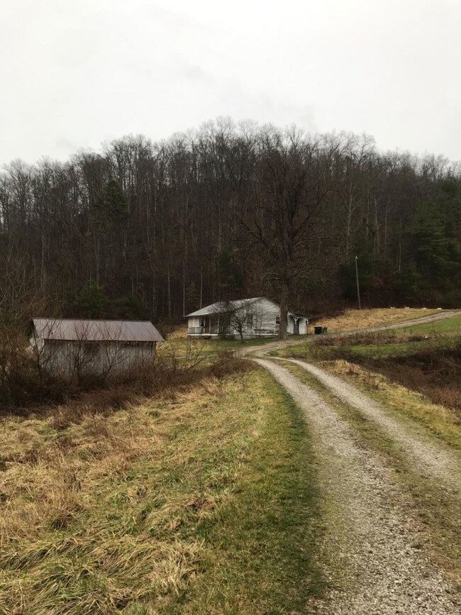 2134 N Ponder Branch Rd, Manchester, KY 40962 - photo 4