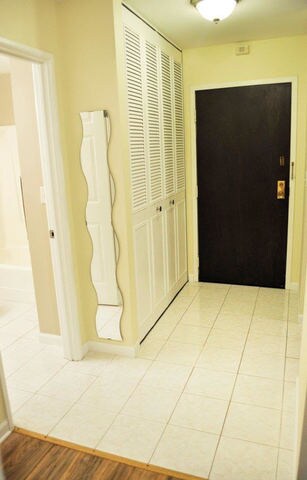 1105 Miller Ln unit 107, Buffalo Grove, IL 60089 - photo 2