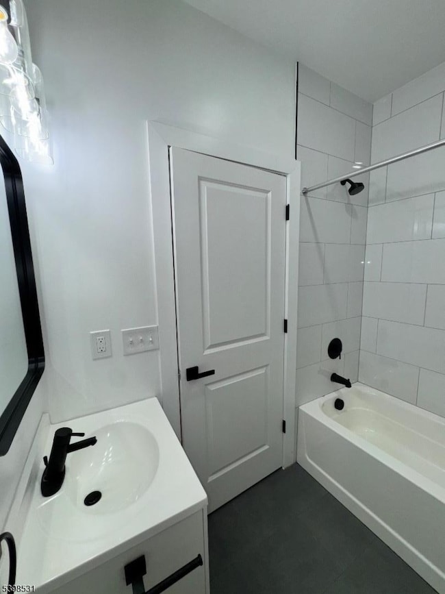 77 Norwood St, Newark, NJ 07106 - photo 6