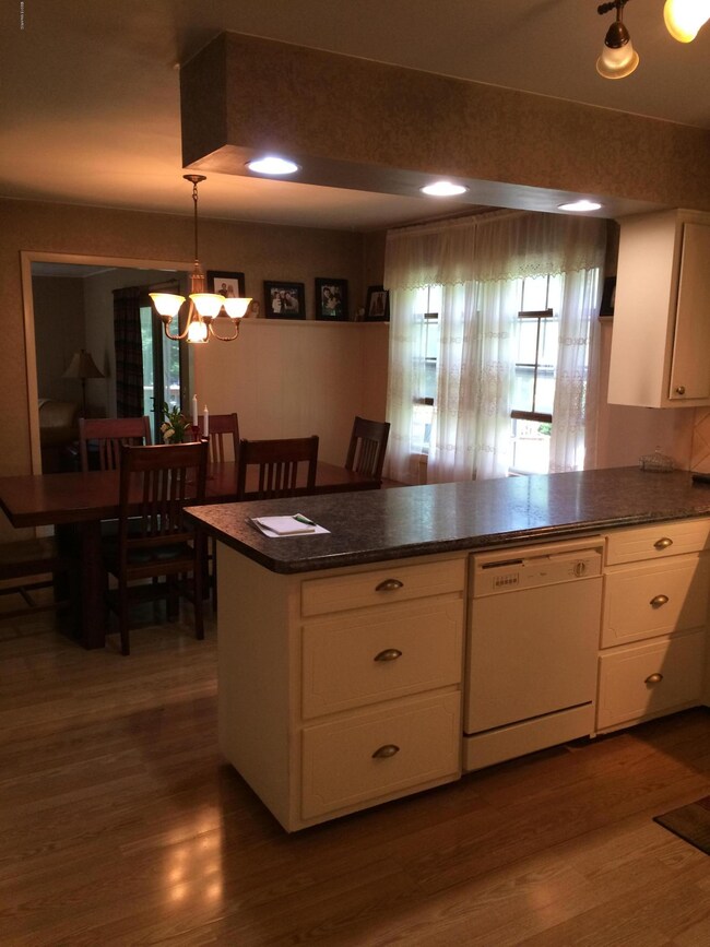 10140 Clyde Park Ave SW, Byron Center, MI 49315 - photo 4