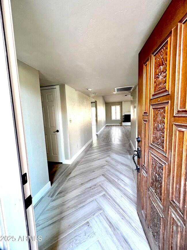 2240 E Flossmoor Ave, Mesa, AZ 85204 - photo 4