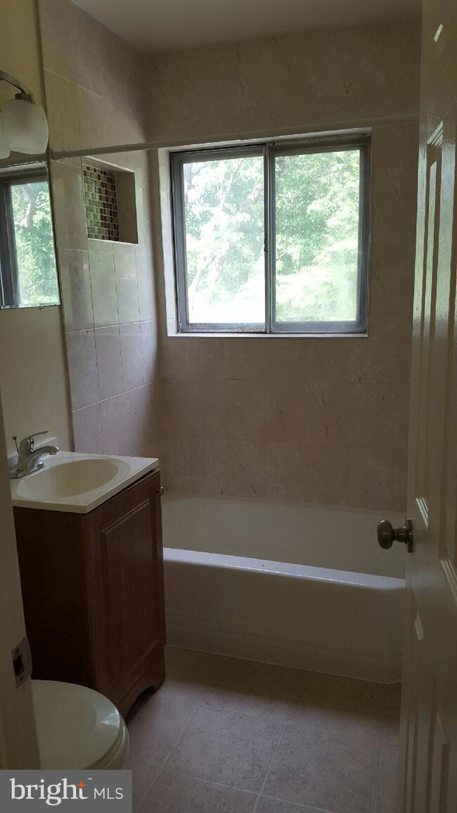 2133 Columbia Place, Hyattsville, MD 20785 - photo 7