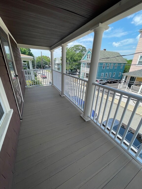 18 Sheafe St unit 2, Chestnut Hill, MA 02467 - photo 3