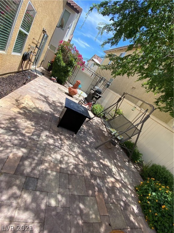 9051 Alex Creek Ave, Las Vegas, NV 89149 - photo 7