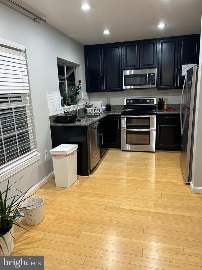 26 Tivoli Lake Ct, Silver Spring, MD 20906 - photo 6