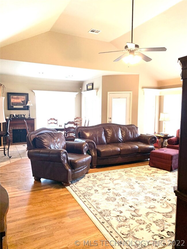 7509 E Knoxville St, Broken Arrow, OK 74014 - photo 6