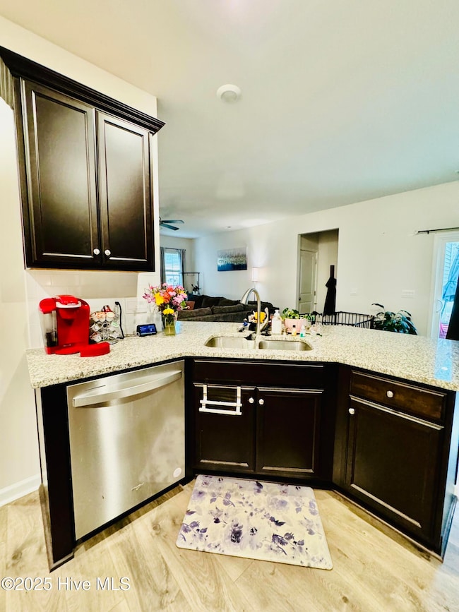 1013 Yellowwood Aly, New Bern, NC 28562 - photo 2