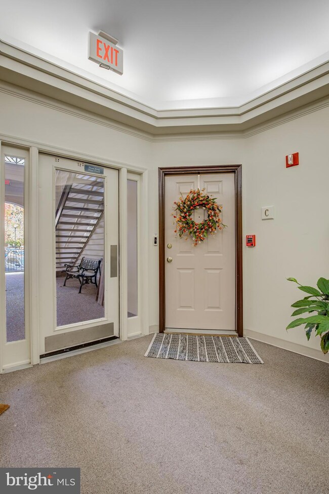 7708C Haynes Point Way unit 9C, Alexandria, VA 22315 - photo 5