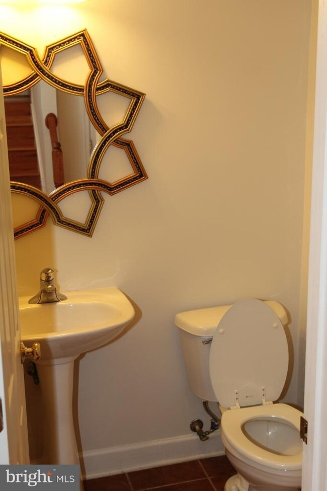 9263 Laurel Ridge Crossing Rd, Lorton, VA 22079 - photo 5