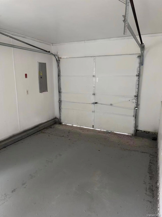 20 Westfield Rd, Coram, NY 11727 - photo 4