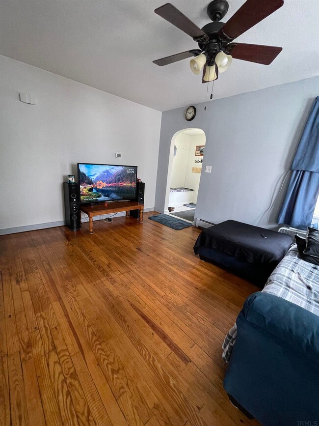 334 W 19th St, Auburn, IN 46706 - photo 2