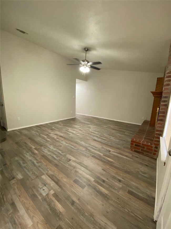 801 Mcanear St, Cleburne, TX 76033 - photo 4