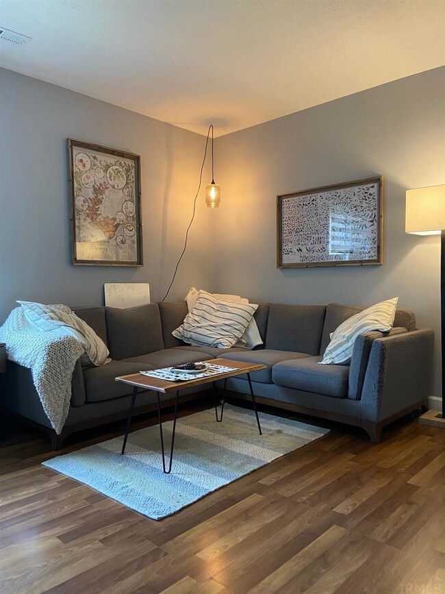 352 S Wilmington Ct unit Building 7, Unit C, Bloomington, IN 47401 - photo 4