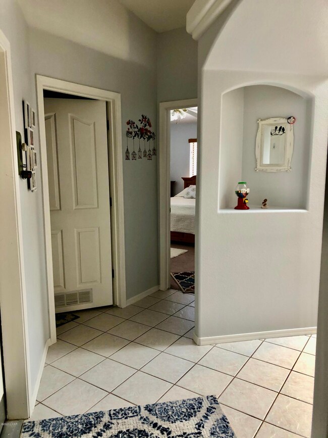 3B8C443F-EF94-4E44-B112-FE40F9E906F6_1_2