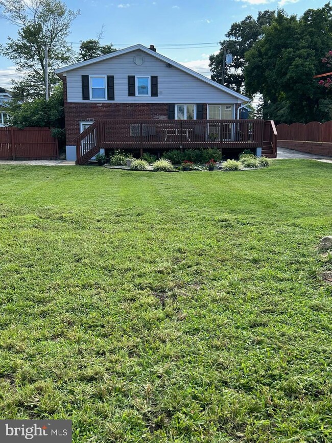 112 W Sylvan Ave, Morton, PA 19070 - photo 4