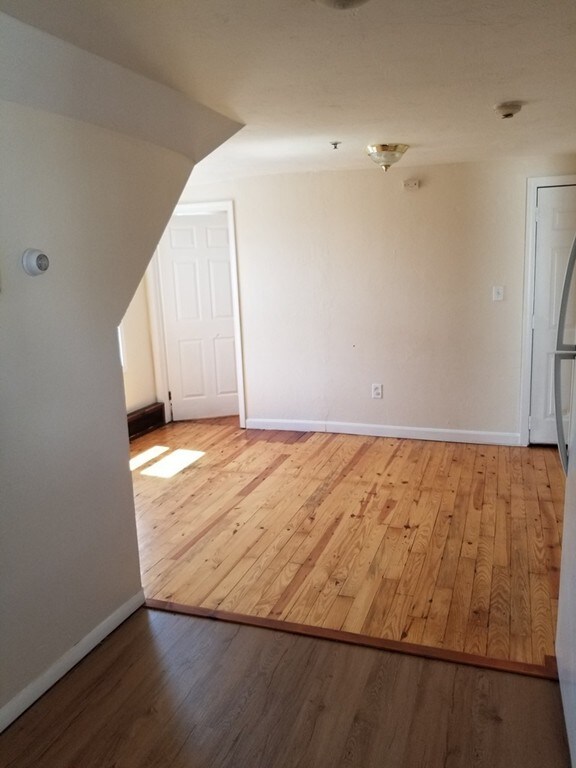 547 Bay St unit 3, Taunton, MA 02780 - photo 5