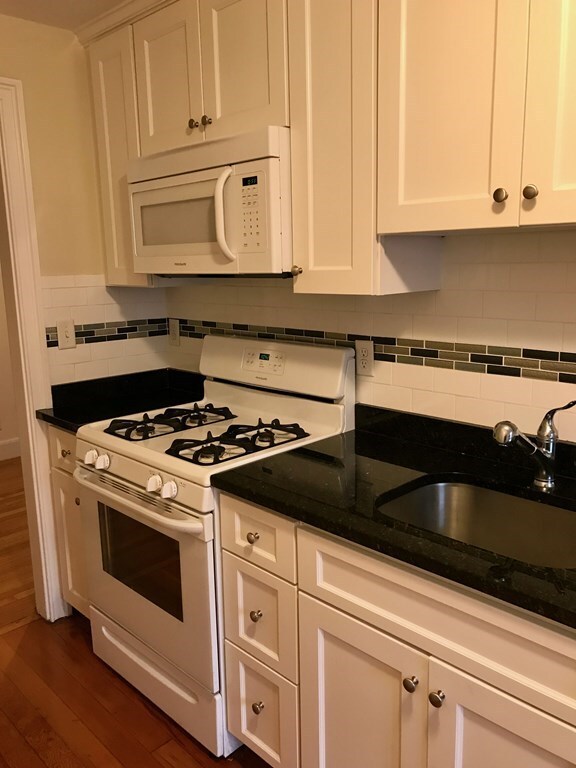 8 Mount Ida St unit 7, Newton, MA 02458 - photo 4