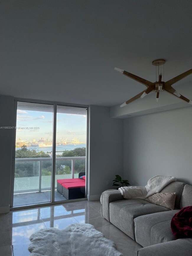 50 Biscayne Blvd unit 702, Miami, FL 33132 - photo 4