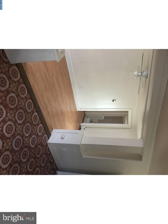 17 W Griffith St, Penns Grove, NJ 08069 - photo 2