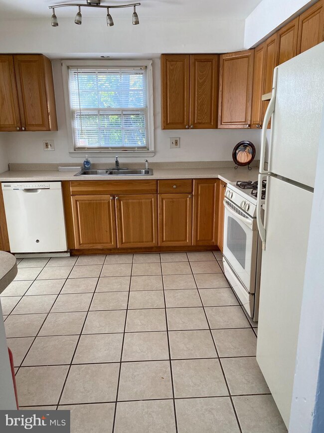 1310 Briarwood Dr, Williamstown, NJ 08094 - photo 7