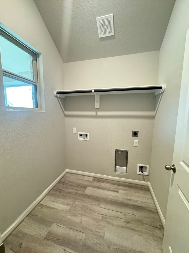 19232 Hazel First Ct, Magnolia, TX 77355 - photo 3