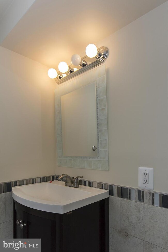 2732 The Alameda, Baltimore, MD 21218 - photo 3