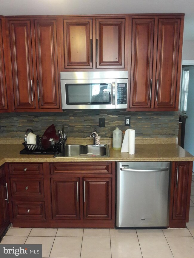 9304 Fontana Dr, Lanham, MD 20706 - photo 2