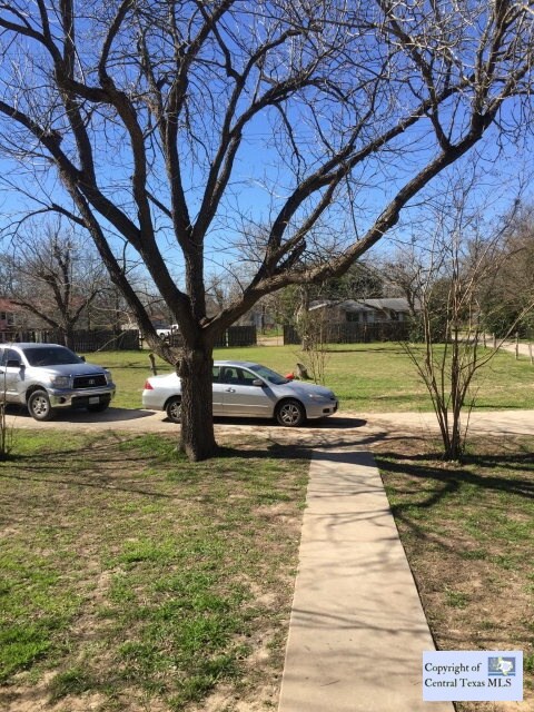2001 Pecan St, San Marcos, TX 78666 - photo 2
