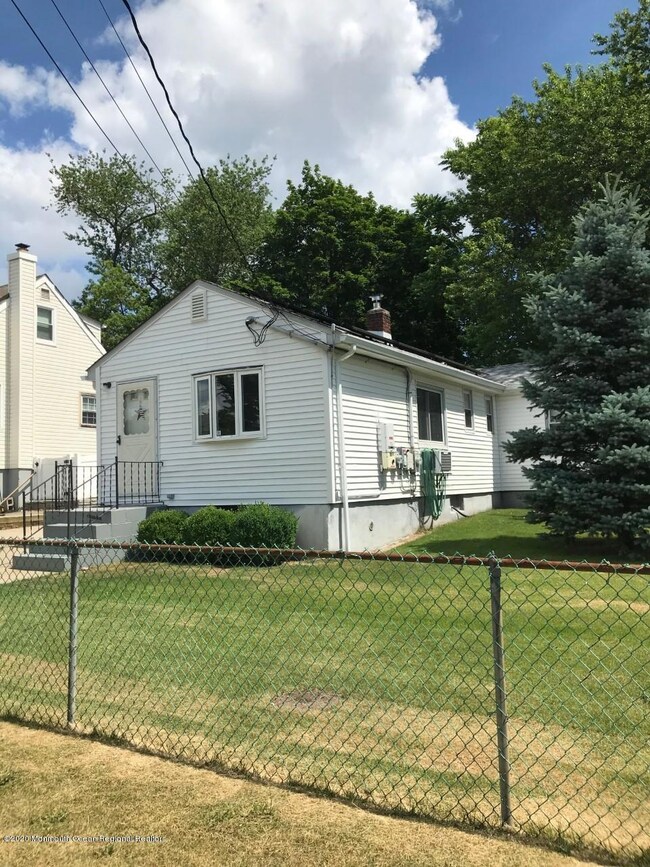 418 Melrose Way, Keyport, NJ 07735 - photo 2